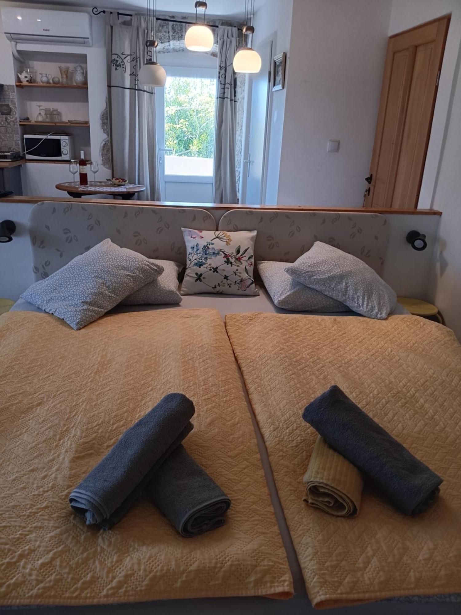 Studio Apartmani Sverko Punat Eksteriør billede