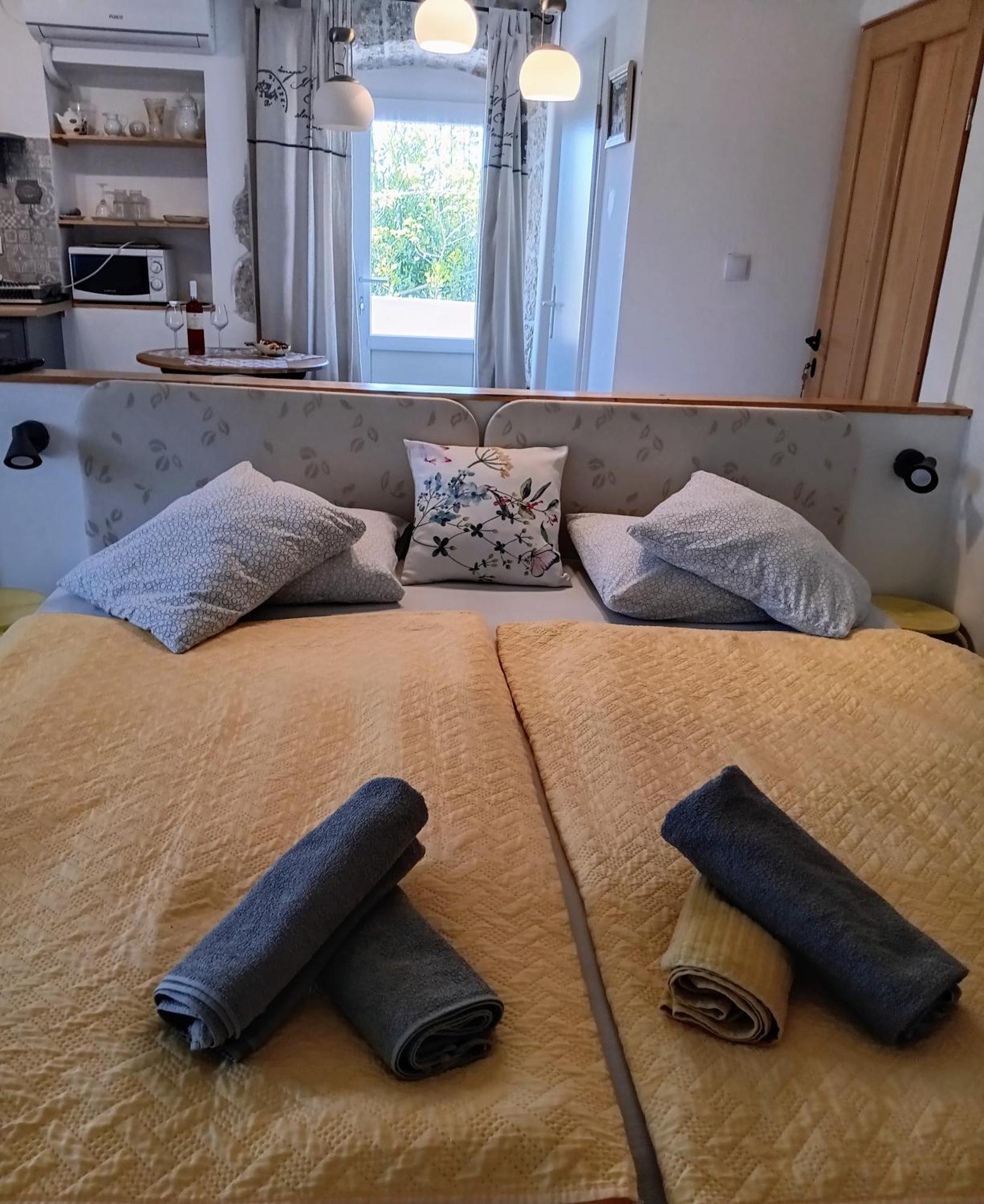 Studio Apartmani Sverko Punat Eksteriør billede