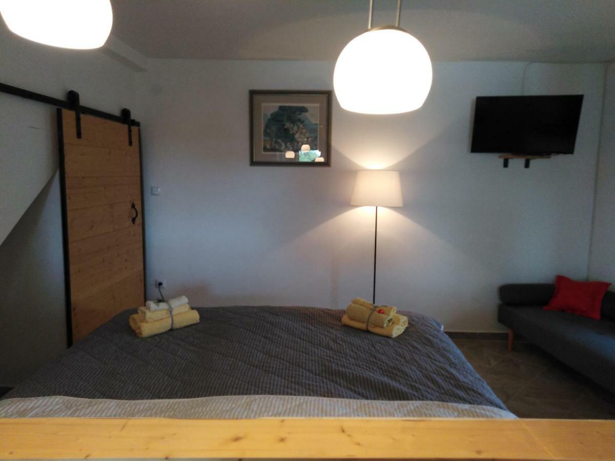 Studio Apartmani Sverko Punat Eksteriør billede